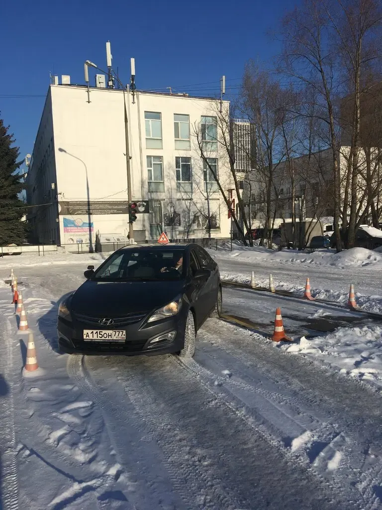 Фото автошколы Автошкола «Нева» (источник: Яндекс Карты)